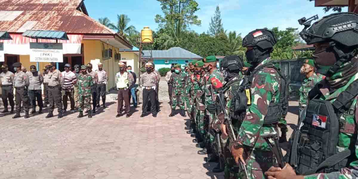 tni-polri-di-timika-awasi-ketat-potensi-kerumunan-massa